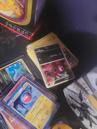 Old busted cards/new cased cards/bulks, full arts, just contact and ask