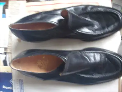 His Italian shoes + much more fine items  5343, View more