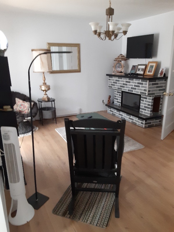5 1/2 Endroit et rezdechaussée Locations longue durée LacSaintJean Kijiji