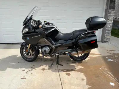 2013 BMW r1200 RT 90th Anniversary Edition Black on Black with Gold accents Approximately 43,000km E...