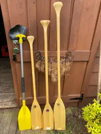 4 canoe paddles 