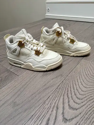 Jordan 4 Retro Metallic Gold (Women's) - size 6.5, View more