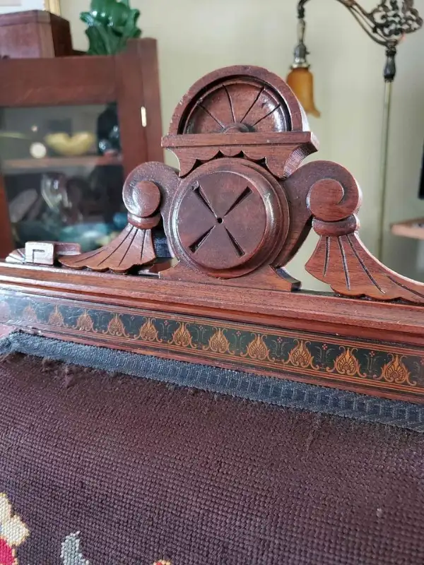 Antique 1880s Victorian Eastlake Carved Walnut Chair in Chairs & Recliners in City of Toronto - Image 5