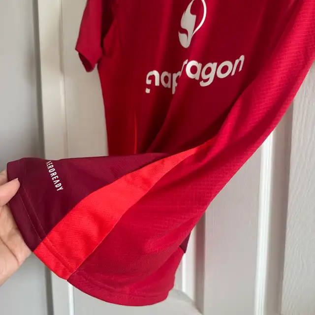 Manchester United Adidas Men's Red 2024/25 Home Jersey in Men's in Laval / North Shore - Image 9