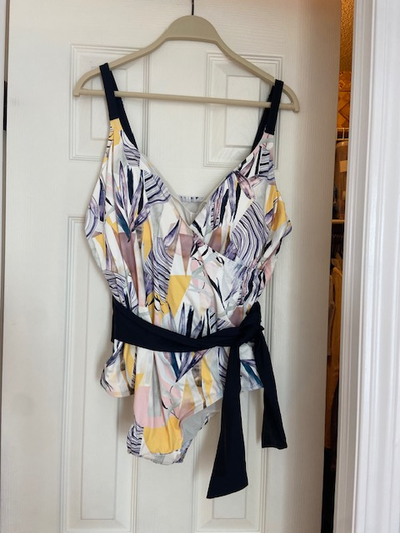 Additionelle Bathing suit size 2x BRAND NEW, View more
