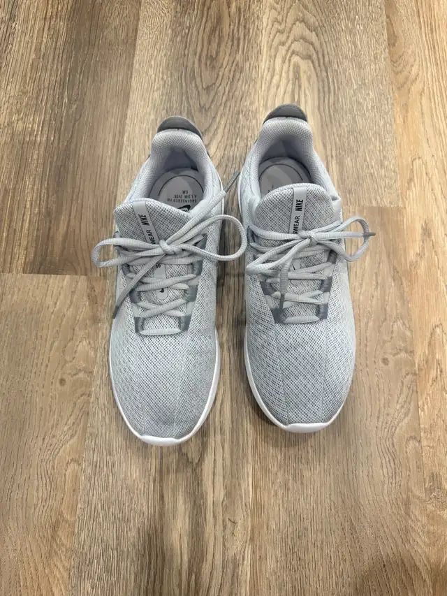 Nike men’s sneakers size 7.5 in Men's Shoes in Calgary - Image 2