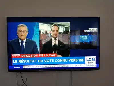 TÉLÉ LG 65 POUCES MODÈLE 65 UB9200-UC  SMART, View more