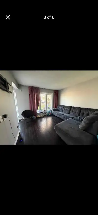 3bed 1.5 bath House 2 rooms for rent with a walking closet ( 1 person staying in the 3rd room) $1000...