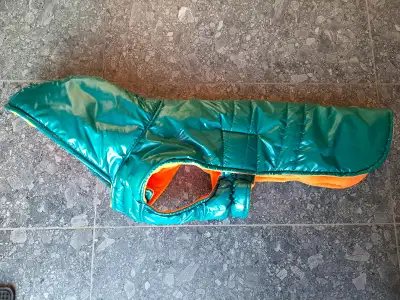 Neuf – Manteau grandeur M-L pour chien, View more