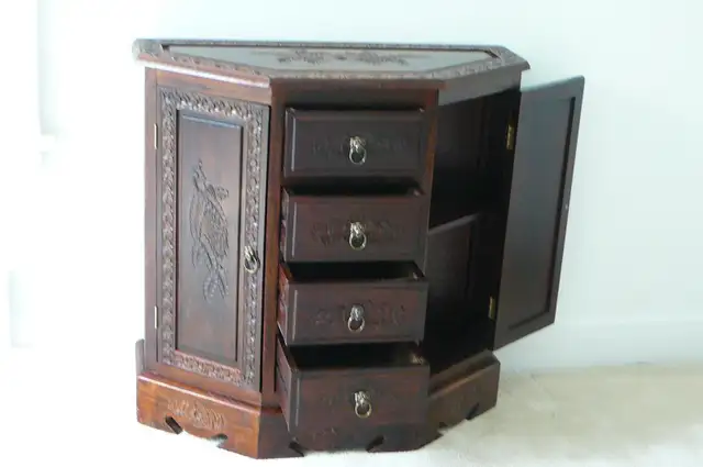 vintage, antique, carved wooden octagonal cabinet in Arts & Collectibles in City of Toronto - Image 7