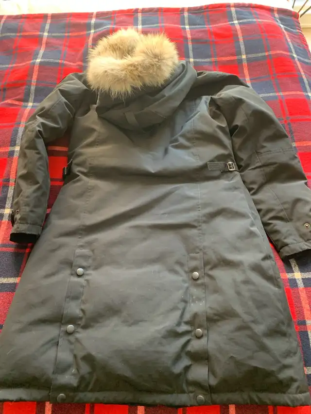 Canada Goose Coat  in Women's - Tops & Outerwear in City of Toronto - Image 8