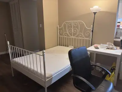 I’m looking for a clean and easygoing man to join our 2b1.5b apartment in Windsor Park, just a 10-mi...