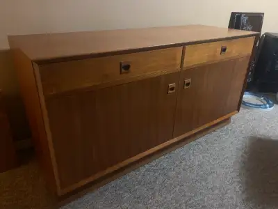 Teak cabinet in excellent condition. This vintage cabinet has been very well kept all its life. Not...