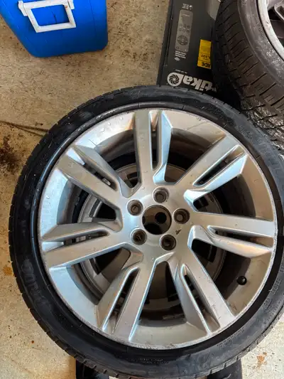 I am offering one alloy German-made original Volvo rims R18. (For offset and other details, please l...