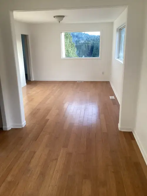 3bedroom, 2 bathroom house in renovated house. Ideal for 2 working professionals or a young family....