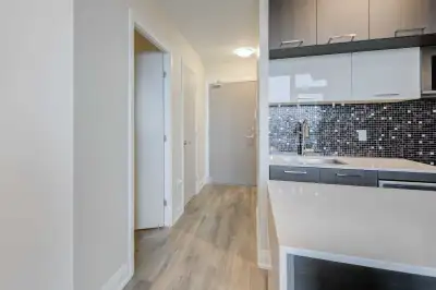 Right Out Of A Magazine And Shows To Perfection. This Unit Will Not Disappoint You! Turn-Key All And...