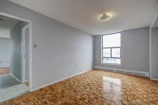 1 Bed 1 Bath Apartment in Long Term Rentals in Mississauga / Peel Region - Image 10