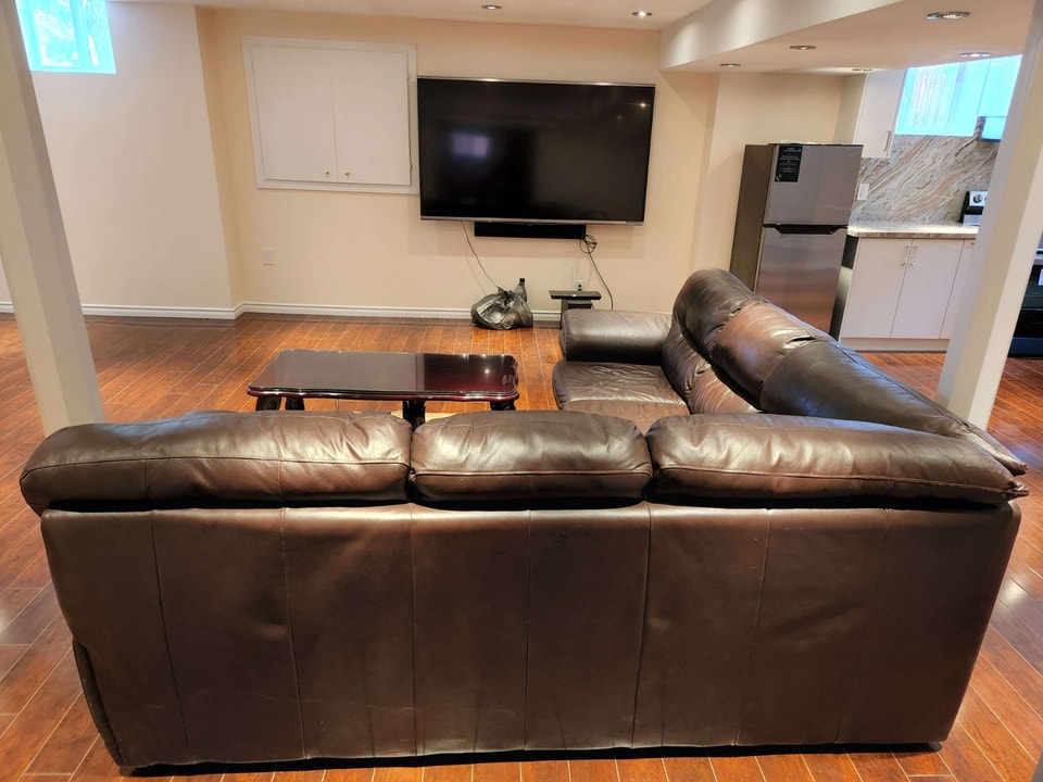Bright 2-Bedroom Basement 2