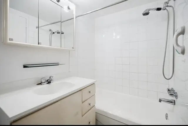 Chambre à louer – Montréal Ouest  in Room Rentals & Roommates in City of Montréal - Image 7