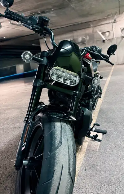 English follow… If the add still here, still available!!! Incroyable Harley Davidson Sportster S ave...