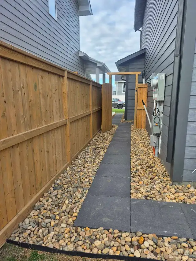 Roger's Landscaping572418043361382403