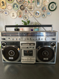 Toshiba RT-8890S boombox ghettoblaster radio