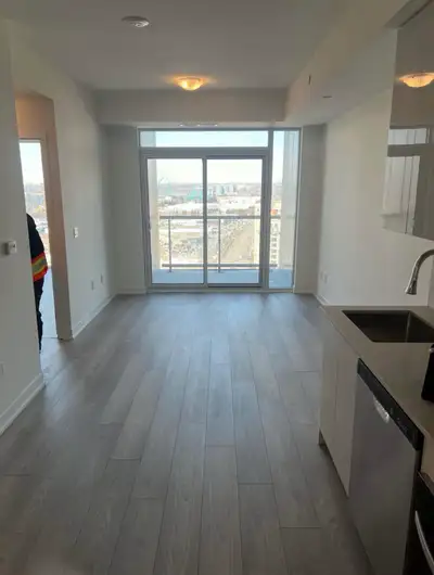THIS IS A SHARED PROPERTY. 1 FEMALE IS CURRENTLY LIVING IN DEN. MASTER BEDROOM IS UP FOR RENT. Femal...