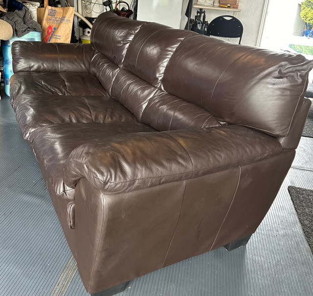Brown Leather Couch in Couches & Futons in London - Image 2