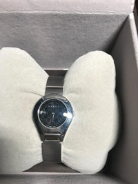 Gucci 6700 L Women's Series Bangle Watch - Swiss Made