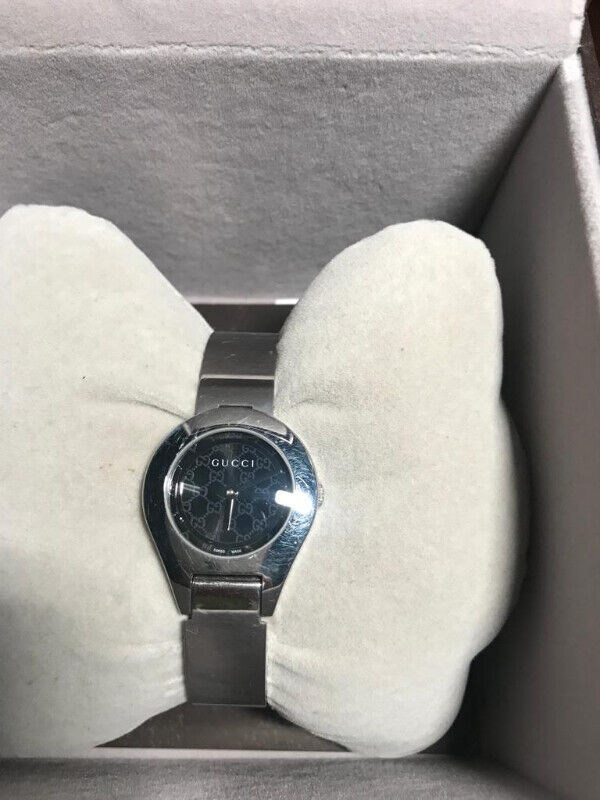Gucci 6700 L Women's Series Bangle Watch - Swiss Made in Jewellery & Watches in Saskatoon