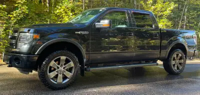 2013 F150 FX4 5.0L and 5.5ft box Black exterior, black leather interior. 228,400 kms. $6,500 Origina...