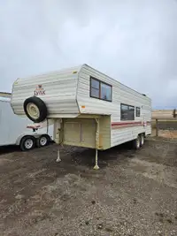 Prowler 5th wheel holiday trailer 