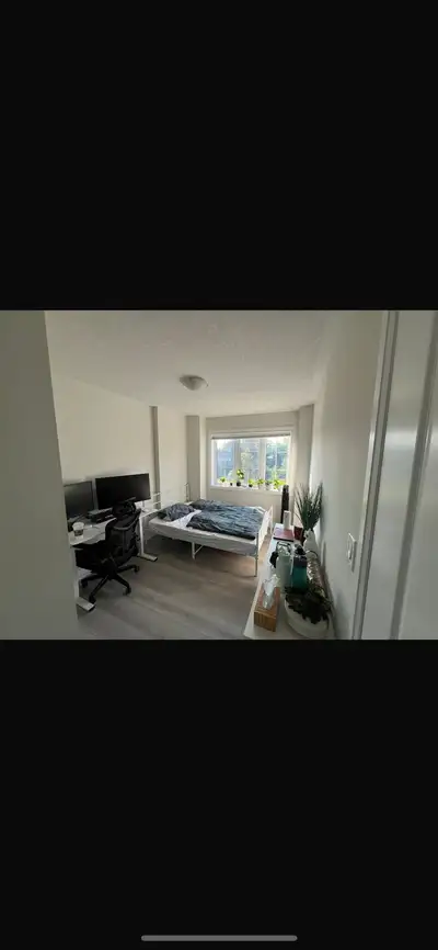 Private large room available for 675$