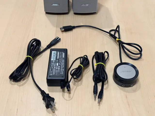 Bose companion 20 Computer Speaker in General Electronics in Burnaby/New Westminster - Image 8