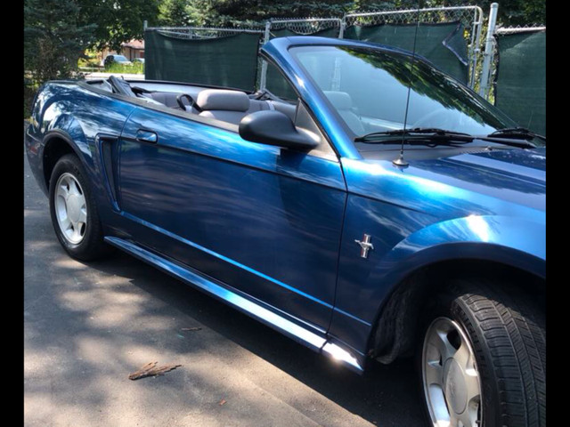 2000 Ford Convertible Mustang in Cars & Trucks in Markham / York Region - Image 3