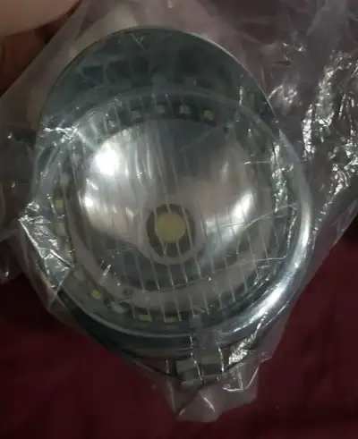 Replacement LED Headlight for Motorcycle Harley Davidson Honda Yamaha Kawasaki Suzuki Lights Je parl...