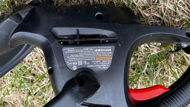 Hedge trimmer 16’ Black & Decker in Outdoor Tools & Storage in Ottawa - Image 2