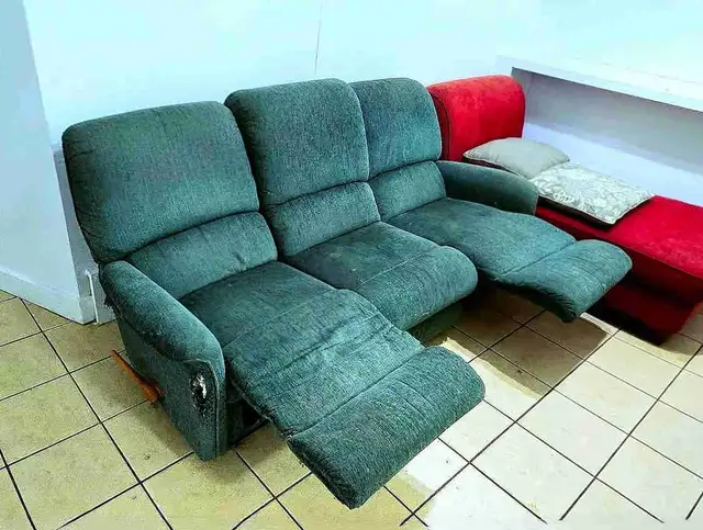 Recliner sofa in Chairs & Recliners in Charlottetown - Image 2