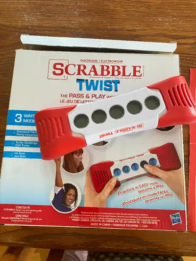 Description DANS SA BOITE COMME NEUF 15$******** UN 2E SANS LA BOITE 8$ Le jeu Scrabble Twist vous m...