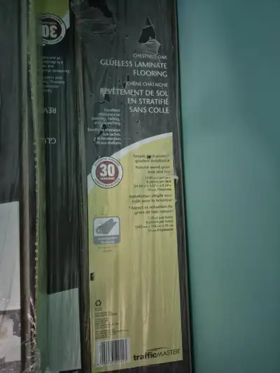 Glueless Laminate Flooring / Revêtement de sol en stratifié, View more