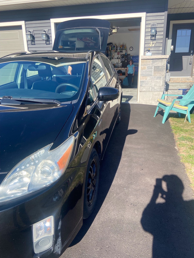 2010 Toyota Prius LOW KILOMETERS 160,000 SAFETIED $9000.00 in Cars & Trucks in Trenton - Image 3