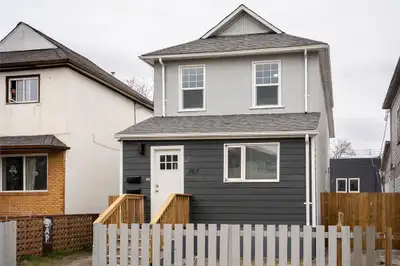 Approx 1400 sqft, up/down duplex for sale. Each unit has 2 bedrooms, 2 bathrooms. Clean and bright....