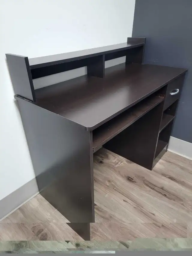 South Shore Metro Computer Desk - Chocolate in Desks in City of Montréal - Image 6