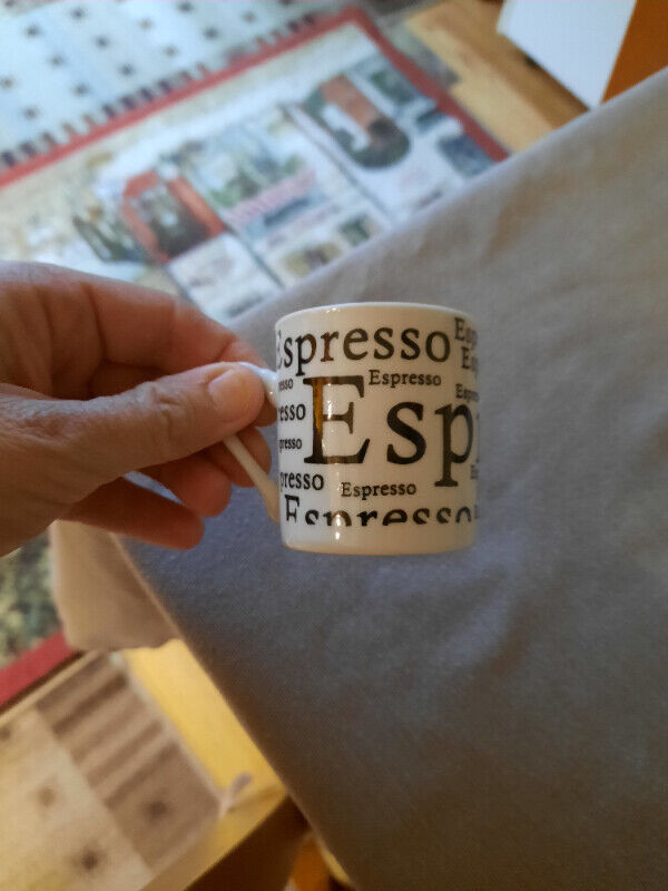 Ensemble tasses à café Espresso dans Vaisselle et articles de cuisine  à Ouest de l’Île - Image 2