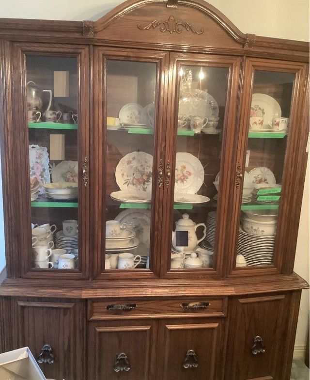Gorgeous Wood China Cabinet in Hutches & Display Cabinets in Kingston