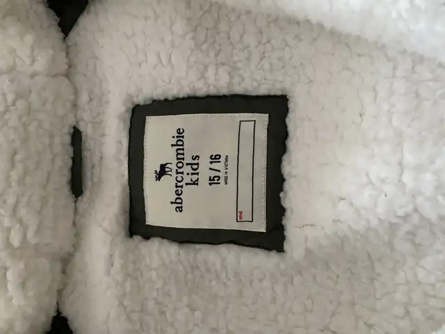 kids winter jacket in Kids & Youth in Oakville / Halton Region - Image 4