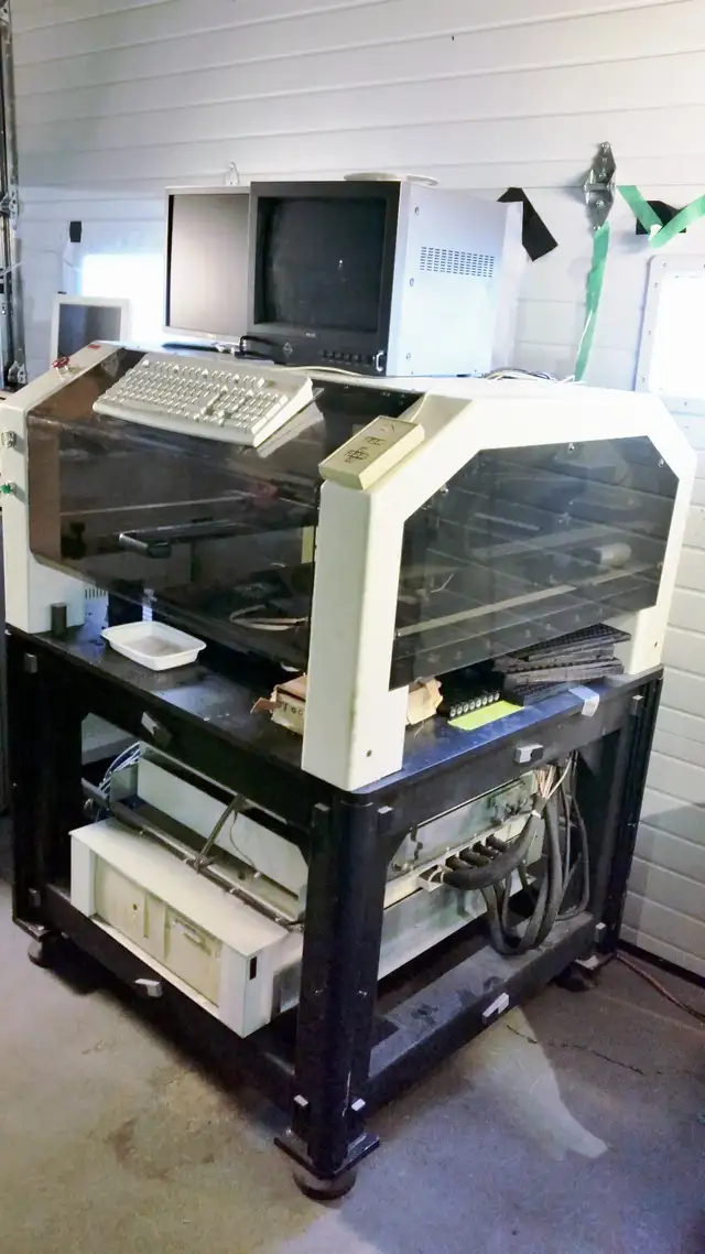 Multitroniks 2000 LX Automatic SMD Pick & Place Machine