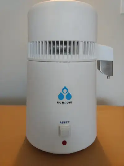 DC House Water Distiller 4 Liter capacity . $60 Cash only. No e-transfers.