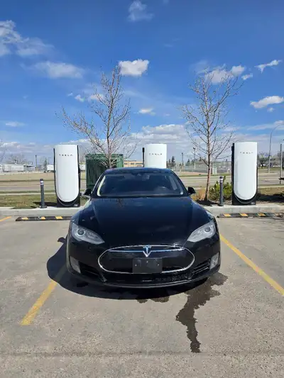 2015 Tesla Model S 70D AWD – Lifetime free Unlimited Supercharging Lifetime free Premium Connectivit...