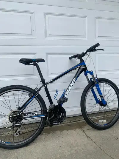 Giant Bicycle- amazing condition barely used, View more